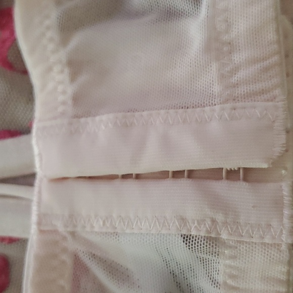 Sold - Picture 5 of 9